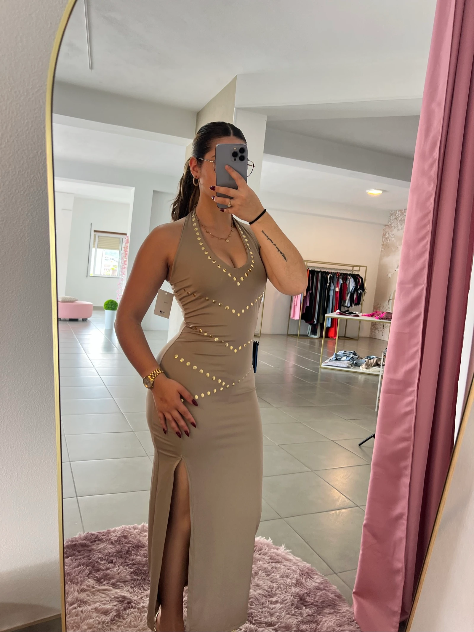 🤍 Robe longue beige élégante avec fente – Taille unique 🤍